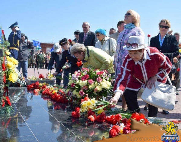 Евпаторийцы отпраздновали День освобождения города (ФОТО) - «Общество Крыма» Евпаторийцы отпраздновали День освобождения города (ФОТО) - «Общество Крыма»