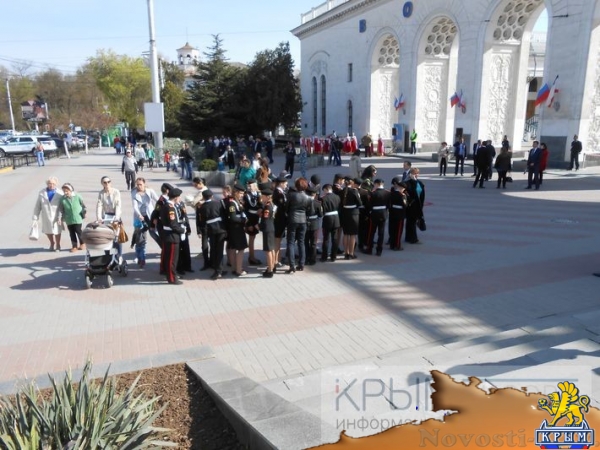 Симферопольцы торжественно встретили «Поезд Победы» (ФОТО) - «Общество Крыма»