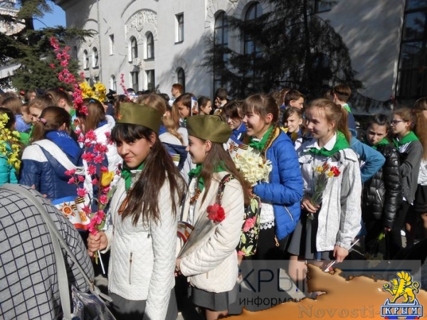 Симферопольцы торжественно встретили «Поезд Победы» (ФОТО) - «Общество Крыма»