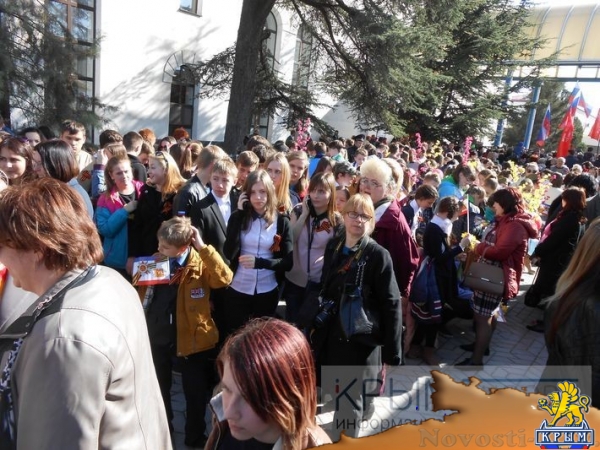 Симферопольцы торжественно встретили «Поезд Победы» (ФОТО) - «Общество Крыма»