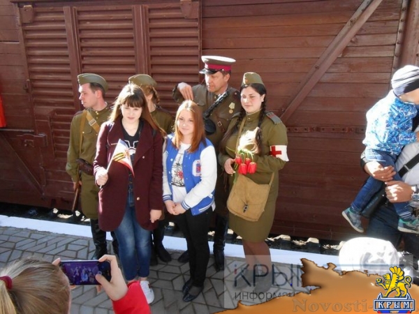 Симферопольцы торжественно встретили «Поезд Победы» (ФОТО) - «Общество Крыма»