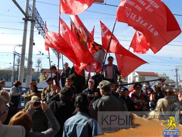 Симферопольцы торжественно встретили «Поезд Победы» (ФОТО) - «Общество Крыма»