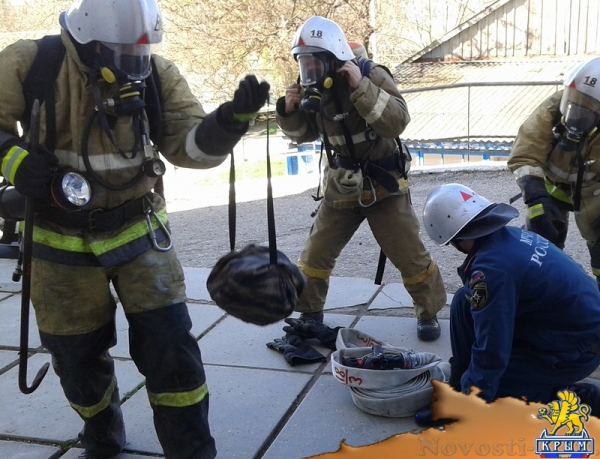 Керченские пожарные спасли людей на учениях в Ленинском районе - «Керчь»