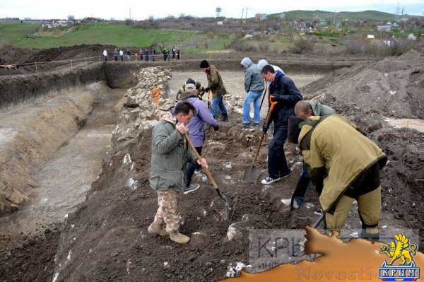 Археологи обнаружили захоронение скифских воинов в ходе раскопок на автоподходах к Крымскому мосту в Керчи (ФОТО) - «Культура Крыма» Археологи обнаружили захоронение скифских воинов в ходе раскопок на автоподходах к Крымскому мосту в Керчи (ФОТО) - «Культура Крыма»