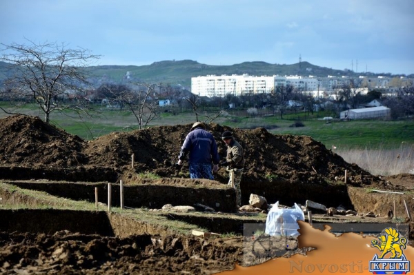 Археологи обнаружили захоронение скифских воинов в ходе раскопок на автоподходах к Крымскому мосту в Керчи (ФОТО) - «Культура Крыма» Археологи обнаружили захоронение скифских воинов в ходе раскопок на автоподходах к Крымскому мосту в Керчи (ФОТО) - «Культура Крыма»