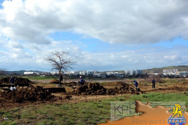 Археологи обнаружили захоронение скифских воинов в ходе раскопок на автоподходах к Крымскому мосту в Керчи (ФОТО) - «Культура Крыма» Археологи обнаружили захоронение скифских воинов в ходе раскопок на автоподходах к Крымскому мосту в Керчи (ФОТО) - «Культура Крыма»