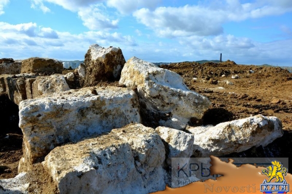 Археологи обнаружили захоронение скифских воинов в ходе раскопок на автоподходах к Крымскому мосту в Керчи (ФОТО) - «Культура Крыма» Археологи обнаружили захоронение скифских воинов в ходе раскопок на автоподходах к Крымскому мосту в Керчи (ФОТО) - «Культура Крыма»