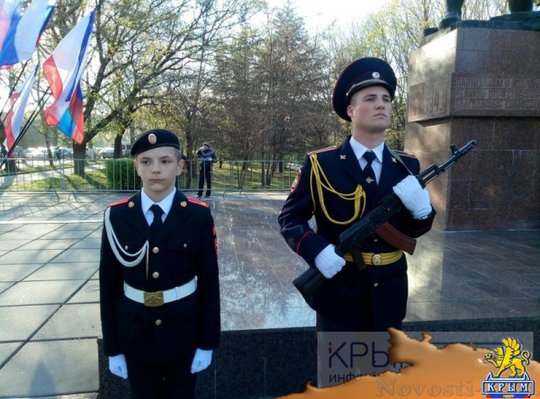 Симферополь празднует 73-ю годовщину освобождения от немецко-фашистских захватчиков (ФОТО) - «70 лет Победы» Симферополь празднует 73-ю годовщину освобождения от немецко-фашистских захватчиков (ФОТО) - «70 лет Победы»