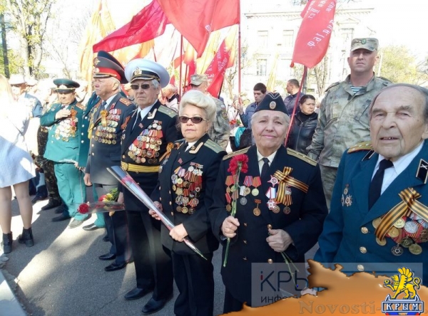 Симферополь празднует 73-ю годовщину освобождения от немецко-фашистских захватчиков (ФОТО) - «70 лет Победы» Симферополь празднует 73-ю годовщину освобождения от немецко-фашистских захватчиков (ФОТО) - «70 лет Победы»