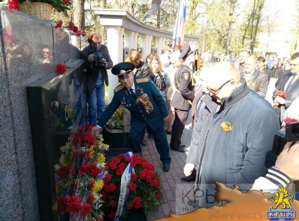 Симферополь празднует 73-ю годовщину освобождения от немецко-фашистских захватчиков (ФОТО) - «70 лет Победы» Симферополь празднует 73-ю годовщину освобождения от немецко-фашистских захватчиков (ФОТО) - «70 лет Победы»