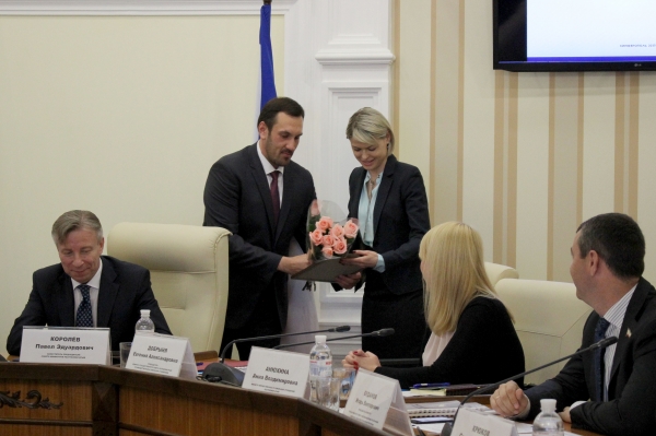 Работу Госкомрегистра за 2016 год оценили положительно - «Госкомрегистр»