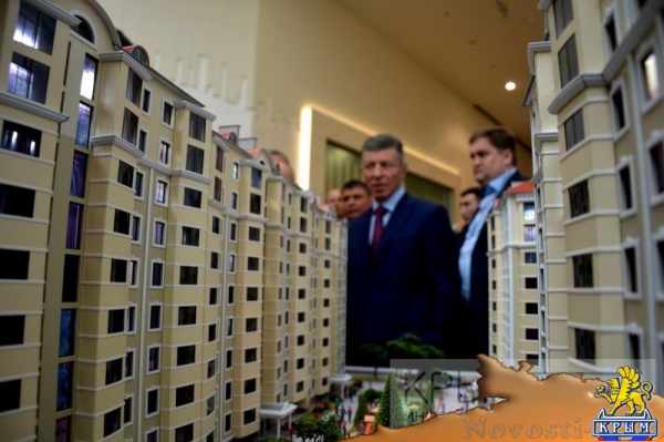 Козак и Кириенко ознакомились с выставкой инвестиционного потенциала Крыма на ЯМЭФ (ФОТО) - «Культура Крыма» Козак и Кириенко ознакомились с выставкой инвестиционного потенциала Крыма на ЯМЭФ (ФОТО) - «Культура Крыма»