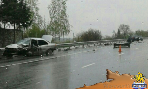 На Объездной Симферополя "лоб в лоб" столкнулись две иномарки (ФОТО) - «Симферополь»