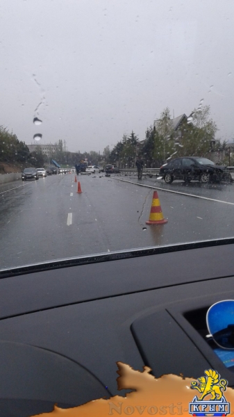 На Объездной Симферополя "лоб в лоб" столкнулись две иномарки (ФОТО) - «Симферополь»