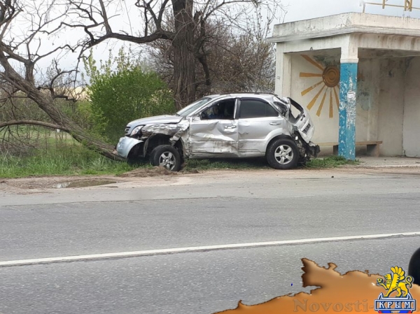 На трассе Симферополь-Феодосия в ДТП попали фура и внедорожник (ФОТО) - «Симферополь»