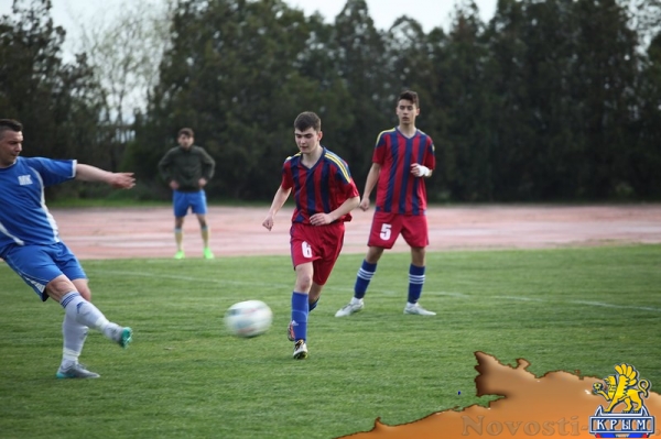 В Кубке города по футболу стал известен первый полуфиналист - «Керчь»