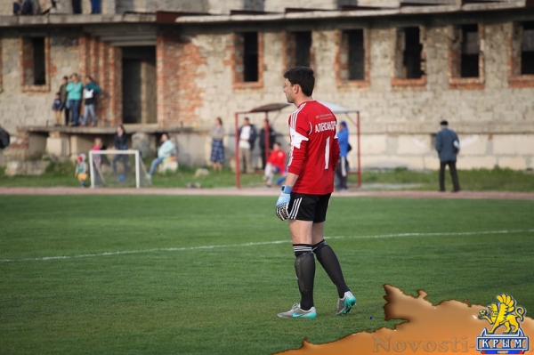 В Кубке города по футболу стал известен первый полуфиналист - «Керчь»