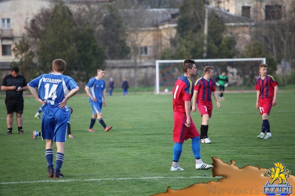 В Кубке города по футболу стал известен первый полуфиналист - «Керчь»