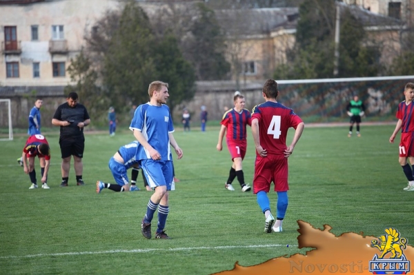 В Кубке города по футболу стал известен первый полуфиналист - «Керчь»