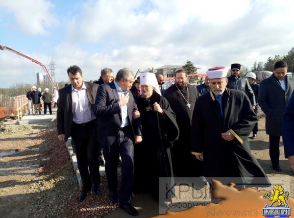 Аксёнов дал старт заливке фундамента под Соборную мечеть в Симферополе (ФОТО) - «Политика Крыма»