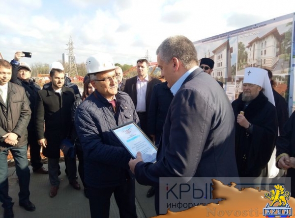 Аксёнов дал старт заливке фундамента под Соборную мечеть в Симферополе (ФОТО) - «Политика Крыма»