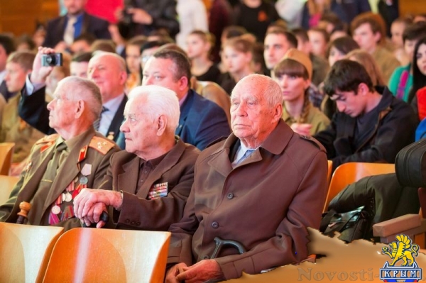 Финал студенческого военно-патриотического конкурса «Правнуки Победы – 2017» прошел в КФУ (ФОТО) - «Политика Крыма» Финал студенческого военно-патриотического конкурса «Правнуки Победы – 2017» прошел в КФУ (ФОТО) - «Политика Крыма»