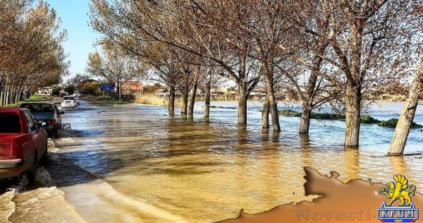 В Крыму река затопила поселок - «Происшествия»