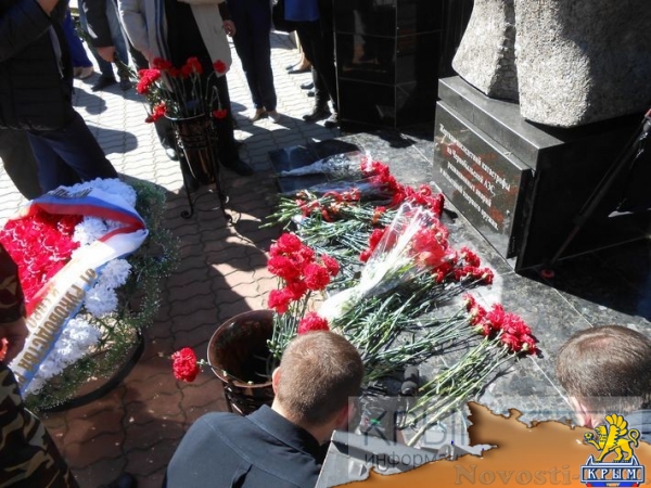 Траурный митинг в память о жертвах Чернобыльской катастрофы прошел в Симферополе (ФОТО) - «Общество Крыма» Траурный митинг в память о жертвах Чернобыльской катастрофы прошел в Симферополе (ФОТО) - «Общество Крыма»