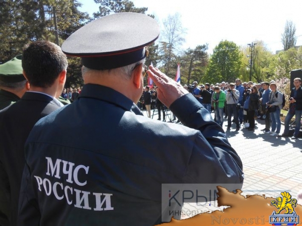 Траурный митинг в память о жертвах Чернобыльской катастрофы прошел в Симферополе (ФОТО) - «Общество Крыма» Траурный митинг в память о жертвах Чернобыльской катастрофы прошел в Симферополе (ФОТО) - «Общество Крыма»