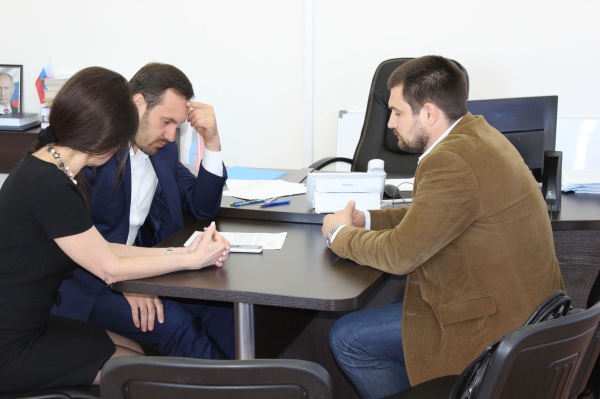 Специалисты Госкомрегистра оказывают содействие в оперативном оформлении 135 объектов недвижимости ГУП РК «Крымхлеб» - «Госкомрегистр»