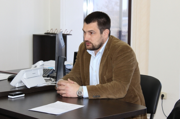 Специалисты Госкомрегистра оказывают содействие в оперативном оформлении 135 объектов недвижимости ГУП РК «Крымхлеб» - «Госкомрегистр»