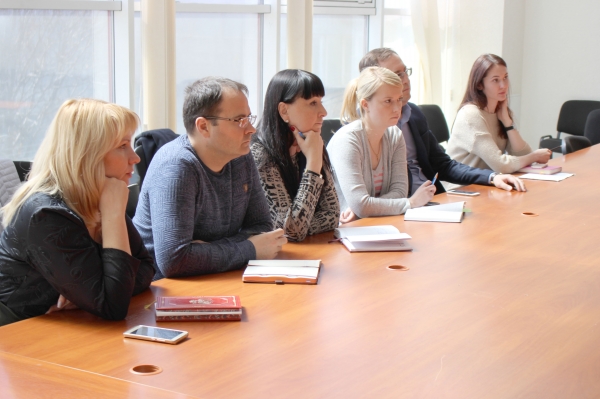 Специалисты Госкомрегистра продолжают проводить консультации для органов государственной власти по электронной подаче документов - «Госкомрегистр»