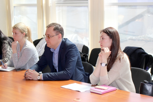 Специалисты Госкомрегистра продолжают проводить консультации для органов государственной власти по электронной подаче документов - «Госкомрегистр»