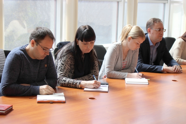 Специалисты Госкомрегистра продолжают проводить консультации для органов государственной власти по электронной подаче документов - «Госкомрегистр»