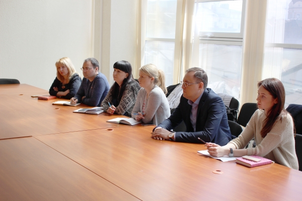 Специалисты Госкомрегистра продолжают проводить консультации для органов государственной власти по электронной подаче документов - «Госкомрегистр»