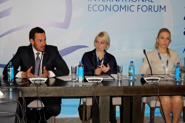 Госкомрегистр идет по пути исключения прямого общения заявителей с госрегистраторами - «Госкомрегистр»