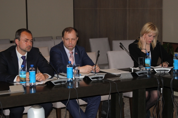 Госкомрегистр идет по пути исключения прямого общения заявителей с госрегистраторами - «Госкомрегистр»