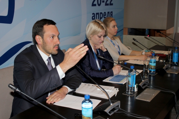 В Госкомрегистре планируют увеличить количество госрегистраторов более чем в 2 раза - «Госкомрегистр»