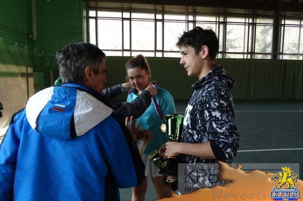 Спортсмены из восьми регионов России стали призёрами Кубка Федерации тенниса Крыма (ФОТО) - «Спорт Крыма» Спортсмены из восьми регионов России стали призёрами Кубка Федерации тенниса Крыма (ФОТО) - «Спорт Крыма»
