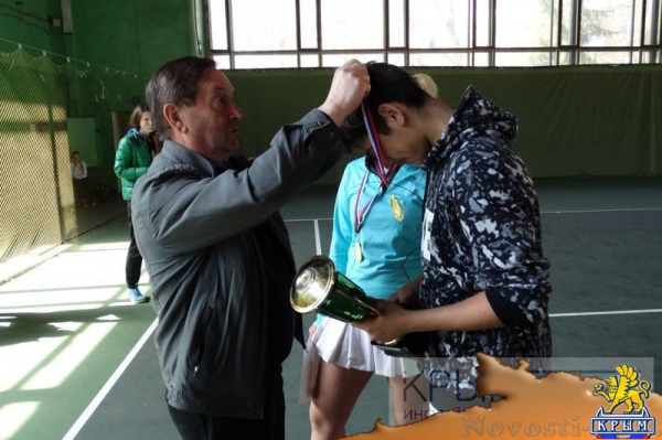 Спортсмены из восьми регионов России стали призёрами Кубка Федерации тенниса Крыма (ФОТО) - «Спорт Крыма» Спортсмены из восьми регионов России стали призёрами Кубка Федерации тенниса Крыма (ФОТО) - «Спорт Крыма»