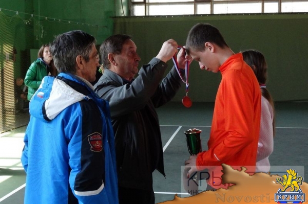 Спортсмены из восьми регионов России стали призёрами Кубка Федерации тенниса Крыма (ФОТО) - «Спорт Крыма» Спортсмены из восьми регионов России стали призёрами Кубка Федерации тенниса Крыма (ФОТО) - «Спорт Крыма»