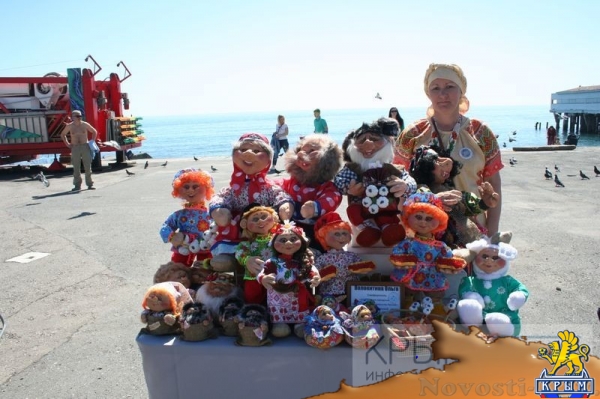«Екатерининская миля» открыла турсезон-2017 в Алуште (ФОТО) - «Туризм Крыма» «Екатерининская миля» открыла турсезон-2017 в Алуште (ФОТО) - «Туризм Крыма»