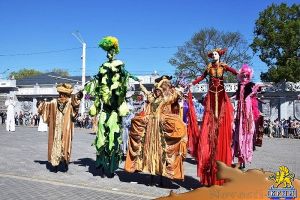 Праздник, посвященный открытию курортного сезона, стартовал в Евпатории (ФОТО) - «Экономика Крыма»