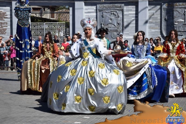 Праздник, посвященный открытию курортного сезона, стартовал в Евпатории (ФОТО) - «Экономика Крыма»