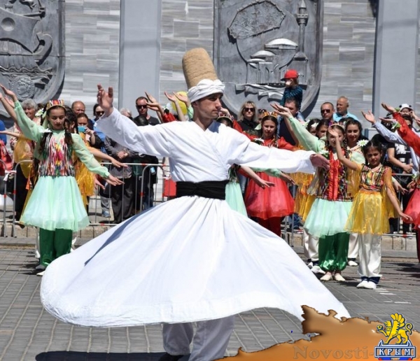 Праздник, посвященный открытию курортного сезона, стартовал в Евпатории (ФОТО) - «Экономика Крыма»