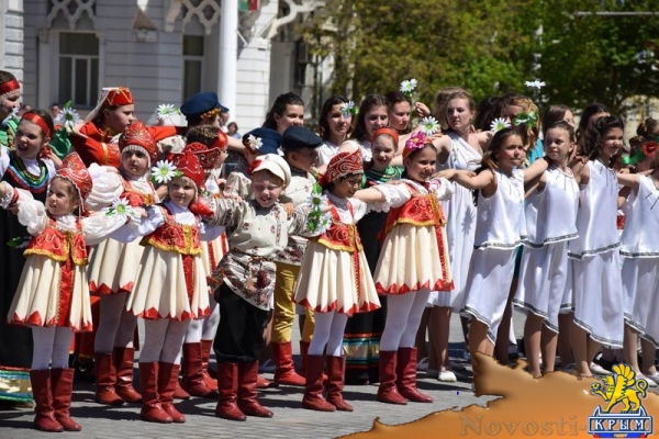 Праздник, посвященный открытию курортного сезона, стартовал в Евпатории (ФОТО) - «Экономика Крыма»
