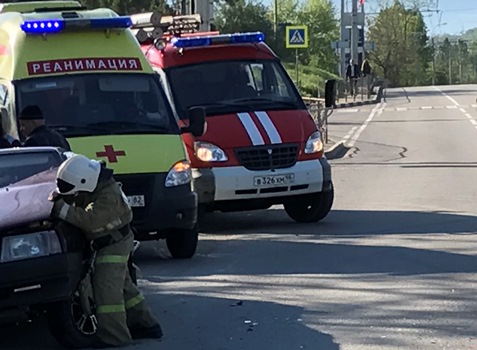 Информация о ДТП в районе с. Лозовое на трассе «Ялта-Симферополь» - «МЧС» Информация о ДТП в районе с. Лозовое на трассе «Ялта-Симферополь» - «МЧС»