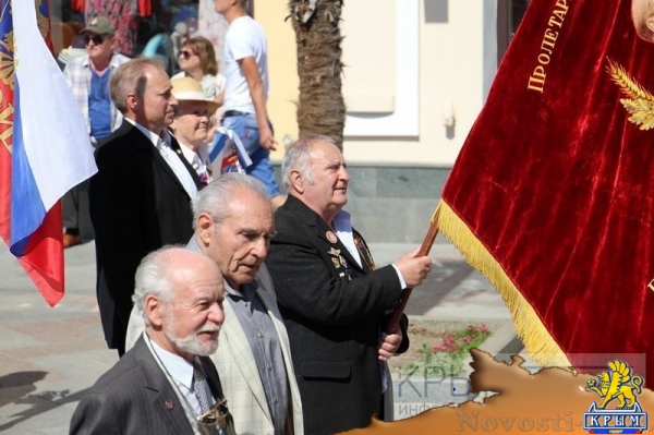 Ялтинцы отметили Первомай праздничной демонстрацией на главной улице города (ФОТО) - «Общество Крыма»