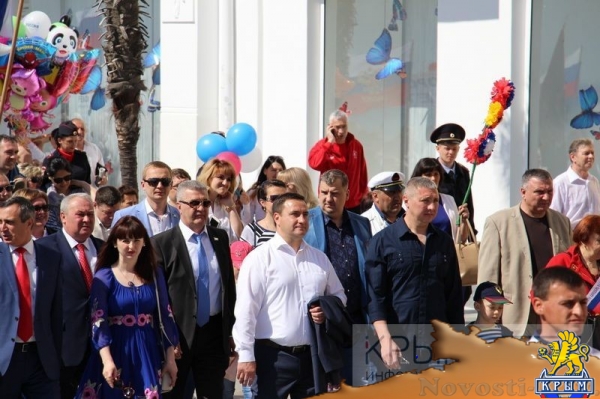 Ялтинцы отметили Первомай праздничной демонстрацией на главной улице города (ФОТО) - «Общество Крыма»