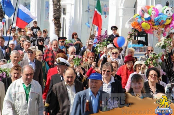 Ялтинцы отметили Первомай праздничной демонстрацией на главной улице города (ФОТО) - «Общество Крыма»